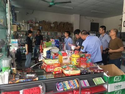 新雅街開展文化市場大排查行動暨“掃黃打非”宣傳活動，確保市場健康有序