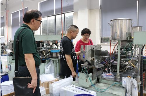 中國(guó)制筆協(xié)會(huì)領(lǐng)導(dǎo)深入桐廬企業(yè)調(diào)研，助力產(chǎn)業(yè)轉(zhuǎn)型升級(jí)與市場(chǎng)拓展